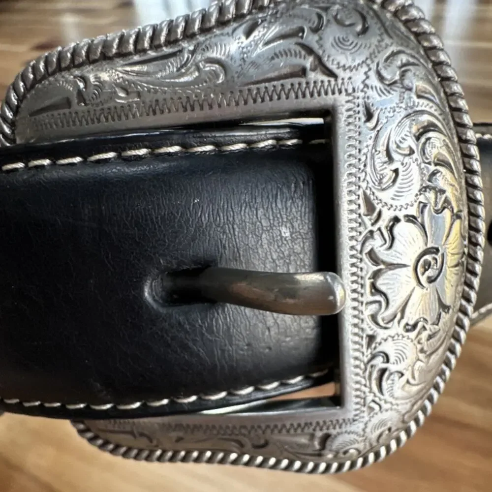 Nocona size 22